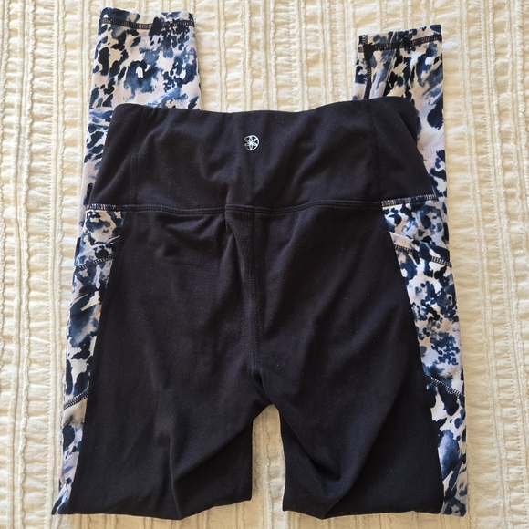 Gaiam Black Blue Print Side Panel High-Rise Yoga Leggings Womens Size XS - Picture 6 of 9
